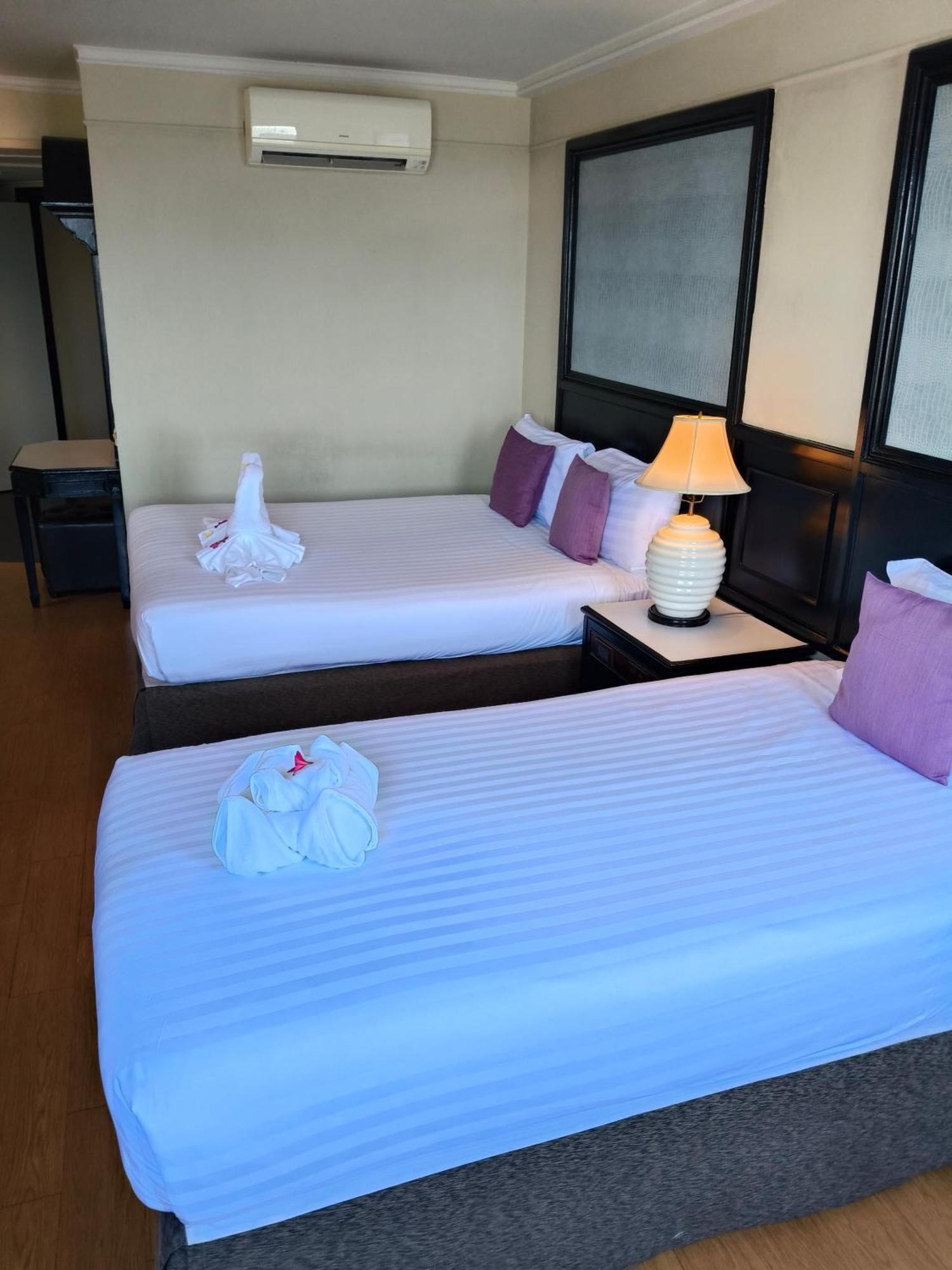 Hotel First Pacific Cirrus Pattaya Zimmer foto
